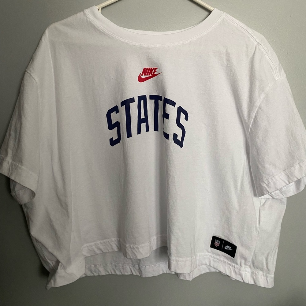 NIKE CROPPED TEE